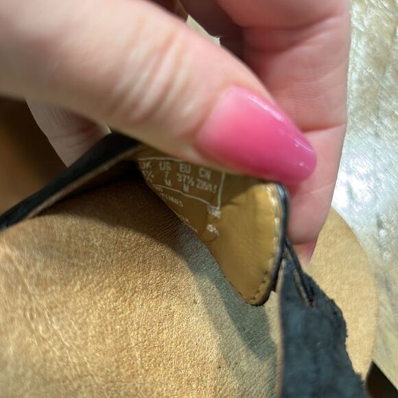 Clarks Black and Tan Sandals - Picture 7 of 12